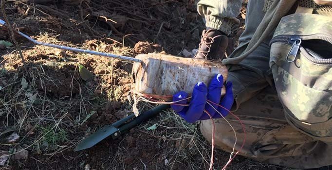 Pençe'de tuzaklanmış bomba imha edildi