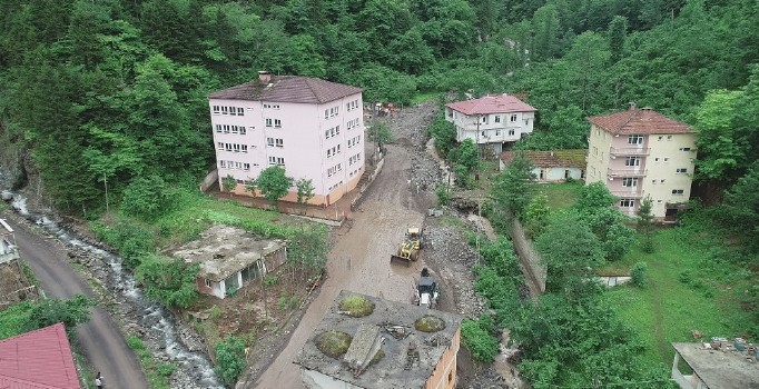 Bu okulda öğrenciler karne alamadı