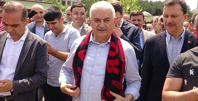 Binali Yıldırım’dan gençlere mesaj: Kankalarımla bir olacağız, İstanbul’u bir numara yapacağız