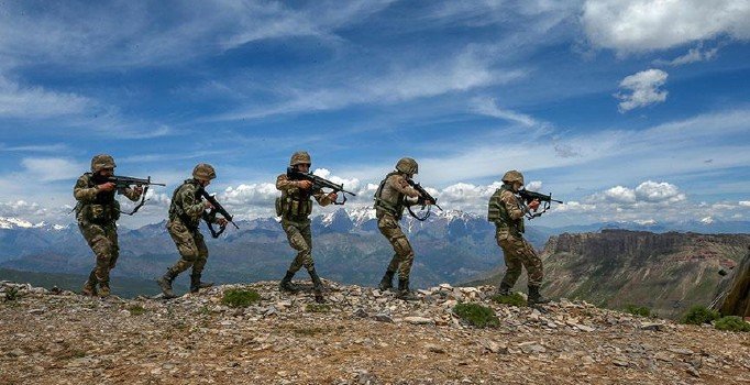 Hakkari'de 4 terörist etkisiz hale getirildi