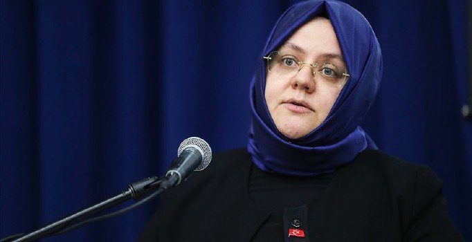 Bakan Selçuk'tan işten çıkarmalara tepki: Sendikal baskının karşısındayız