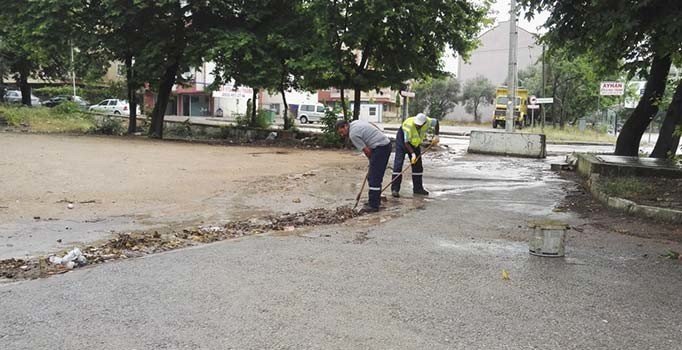 Darıca'da yoğun yağmur sel ve baskınlara neden oldu: 1 ölü