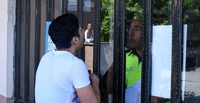 YKS'ye geç kalan öğrenci polise yalvardı: Bu benim hayatımın sınavı