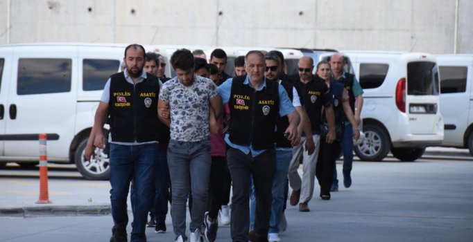 Tekirdağ'da FETÖ'nün "askeri mahrem yapılanmasına" operasyon