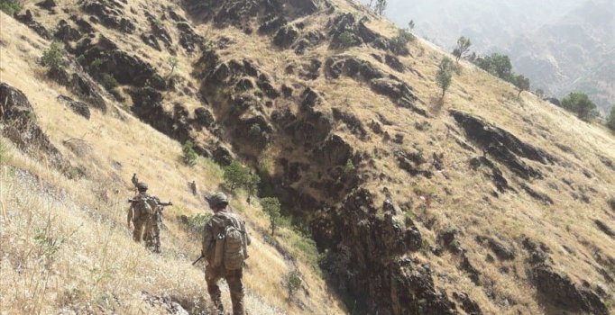 PKK'ya ait 859 sığınak, mağara ve barınak imha edildi