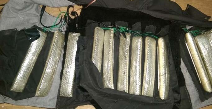 Kilis'te canlı bomba yeleği ve patlayıcı ele geçirildi