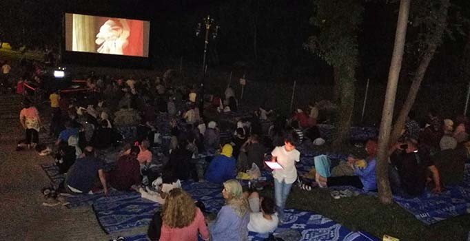 Millet bahçesinde ’açık hava sineması’ dönemi