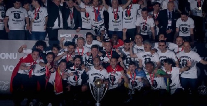 Beşiktaş'ın 7 yıl sonra gelen lig şampiyonluğunu Taylan Sığırcı yazdı