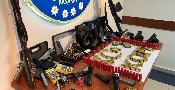 Aksaray’da silah ticareti çetesini KOM özel ekibi çökertti