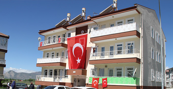 Gürpınar şehidi Uzman Çavuş Fırat Kılıç'ın şehadet haberi Erzincan'a ulaştı