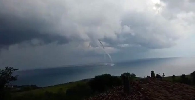 Şile’de hortum paniği | Video