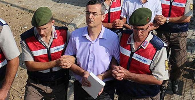 Eski Tuğamiral Tezcan Kızılelma'ya müebbet hapis cezası