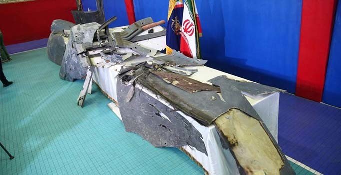 İran, düşürülen ABD İHA'sını sergiledi