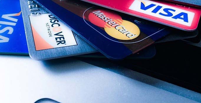 Kredi kartı sahiplerine kötü haber: Gecikme faizleri yükseltildi