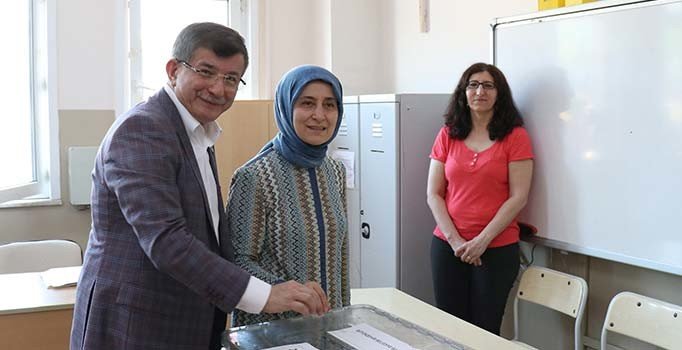 Ahmet Davutoğlu, oyunu Eyüpsultan'da kullandı