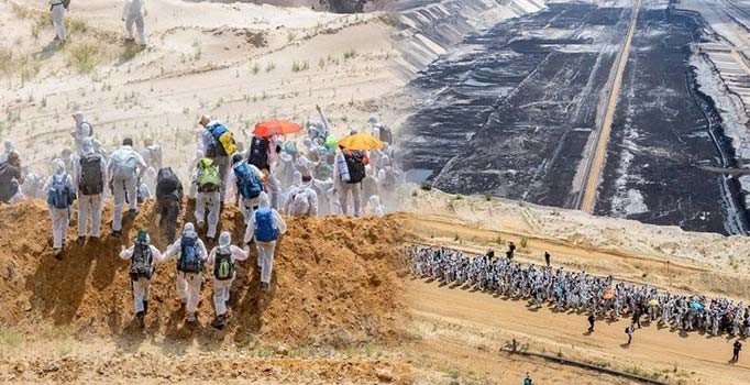 Almanya'da aktivistler kömür madenine daldı