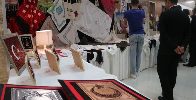 Bolu’da tutuklu ve hükümlülerin el emeği ürünleri sergilendi