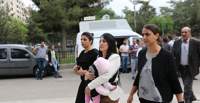 Öğretmen Ayşe Çelik beraat etti