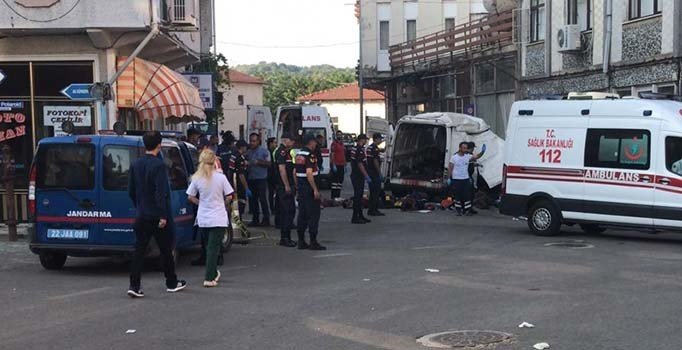 Edirne'de kaçak göçmen faciası: Çok sayıda ölü ve yaralı var