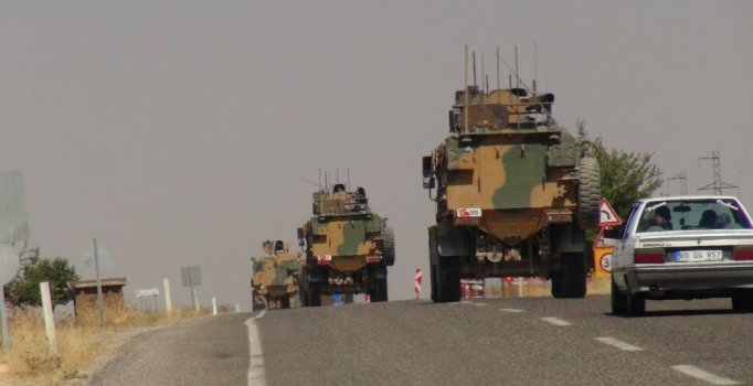 Sınıra askeri sevkiyat devam ediyor