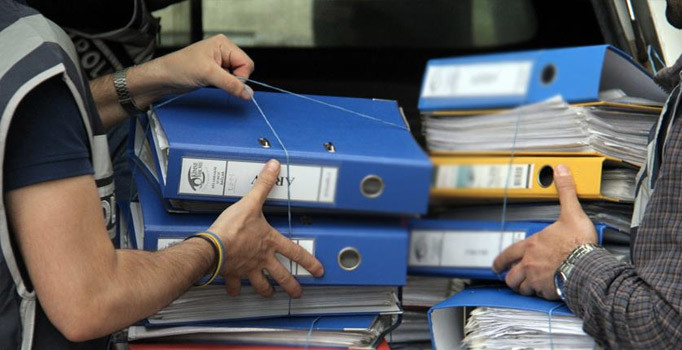 Balıkesir'de FETÖ/PDY operasyonu: Okul ve dernekte inceleme