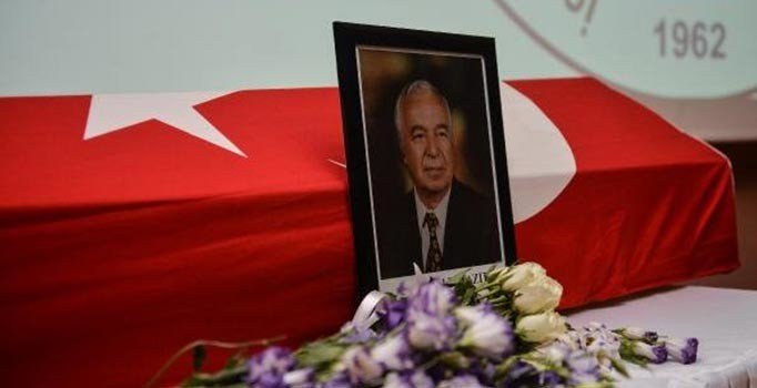 Türkiye'de ilk kalp naklini gerçekleştiren Doktor Kemal Bayazıt'a veda