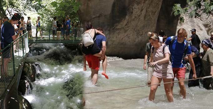 Saklıkent Kanyonu turist akınına uğruyor