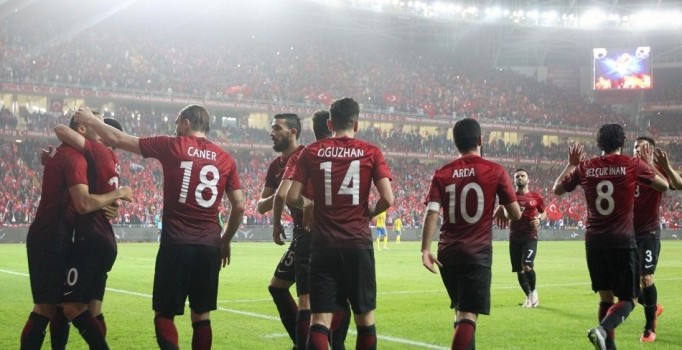 İngiltere-Türkiye maçı muhtemel 11'leri