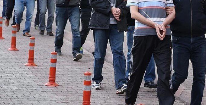 İstanbul'da bin adrese eş zamanlı operasyon: 110 gözaltı