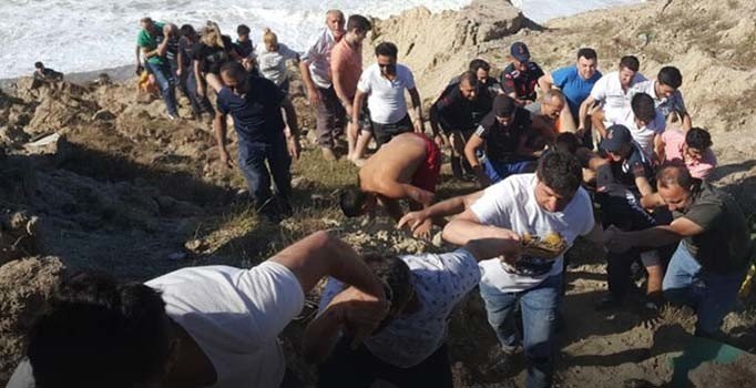 Şortunu yıkamak için sahile inen çocuklar boğuldu