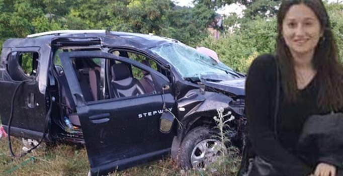 Mezuniyet töreninden dönerken araçları takla attı