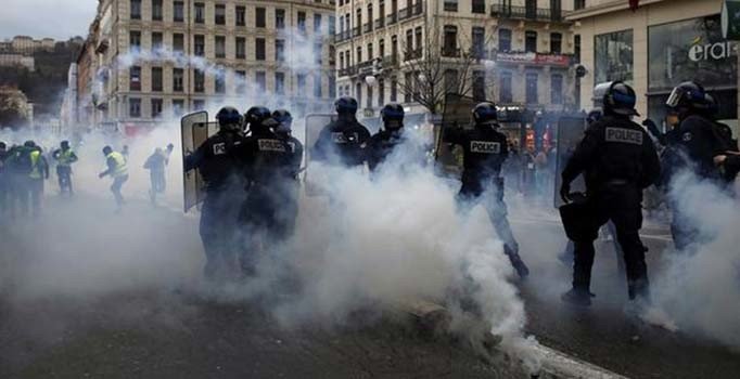 Fransa'da polis şiddetine 313 adli soruşturma