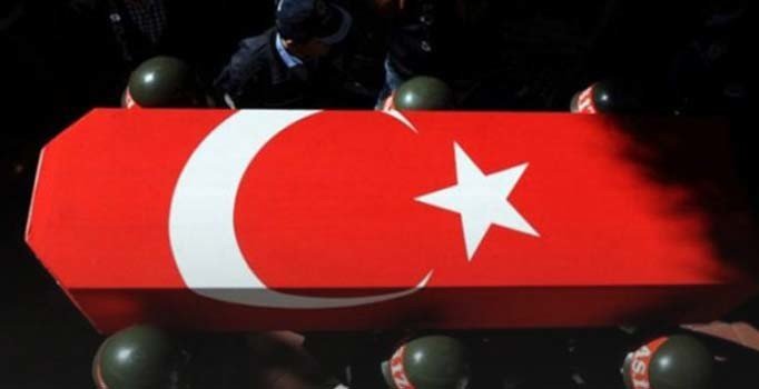 Van'da silah kazasında yaralanan asker şehit oldu