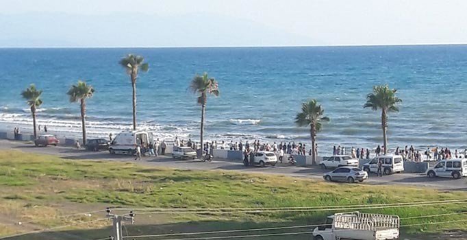 Hatay'da denize giren 2 kardeşten biri boğuldu