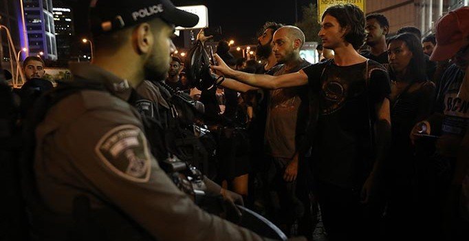 İsrail'de ırkçılık karşıtı gösterilere sert müdahale