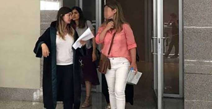 Arkadaşının yerine ehliyet sınavına girmek isterken yakalandı