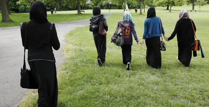 Fransa'daki fişleme furyası İngiltere'ye sıçradı