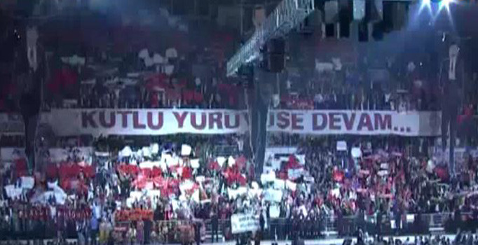 AK Parti kongresinde dikkat çeken koreografi