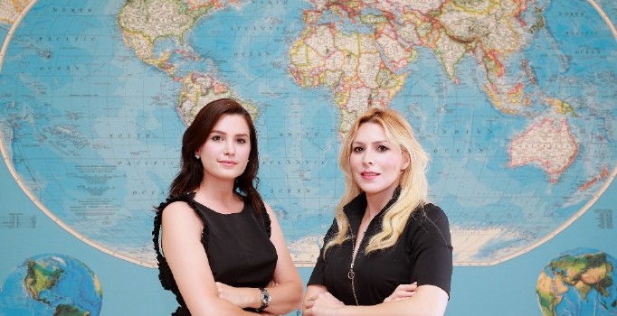 Genç girişimciler dünya sosyetesinin merkezinde iş kurdu