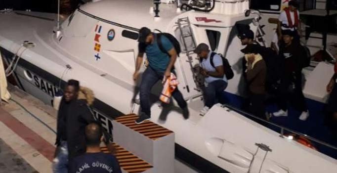 İzmir'de 88 düzensiz göçmen yakalandı