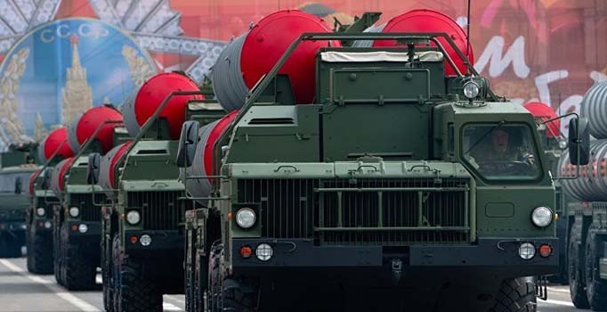 Kremlin'den S-400 açıklaması: Türkiye'ye vaktinde teslim edilecek