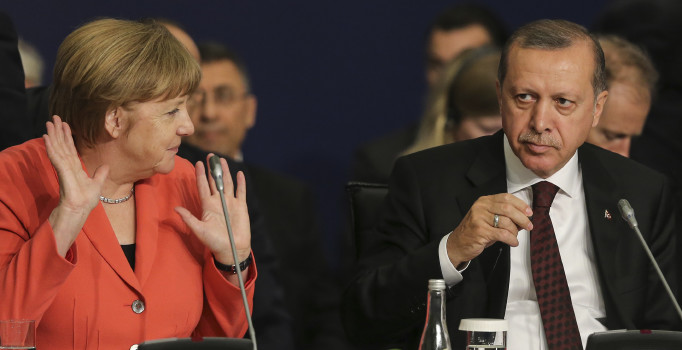 Almanya Başbakanı Angela Merkel'den ilk vize açıklaması geldi