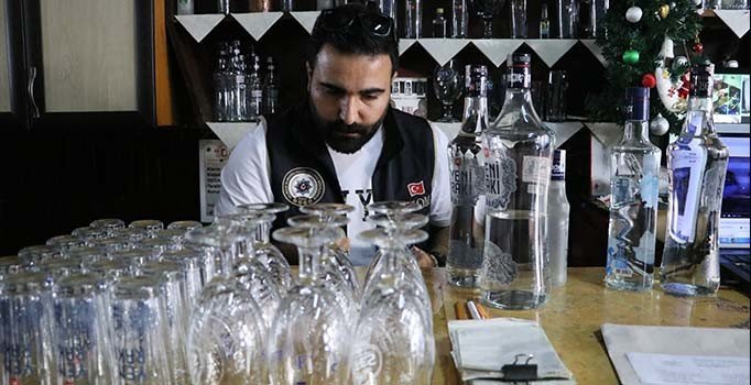 Adana'da metil alkol baskını