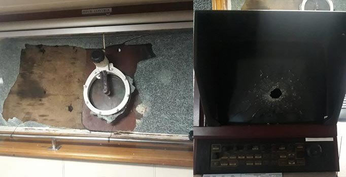 Mürettebatı kaçırılan gemide saldırının izleri görüntülendi