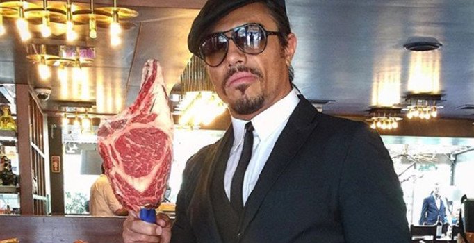 Nusret Gökçe kimdir? Tek taş paylaşımı evlilik habercisi mi?