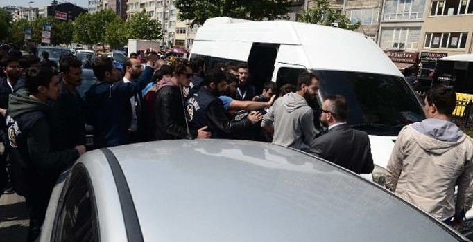 "Dünya İnsani Zirvesi" protestocularına gözaltı