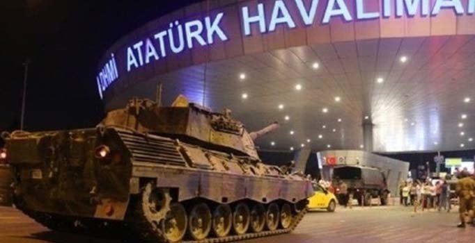 Havalimanı işgal davasında 10 kişiye ağırlaştırılmış müebbet, 43 kişiye müebbet kararı