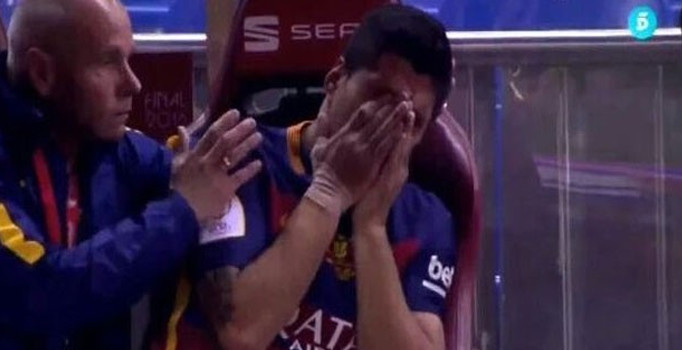 Barcelona'nın golcüsü Suarez hüngür hüngür ağladı