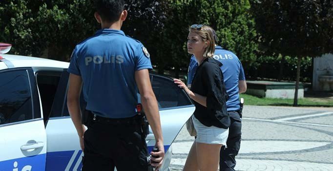 Maçka Parkı'nda genç kadına kapkaç