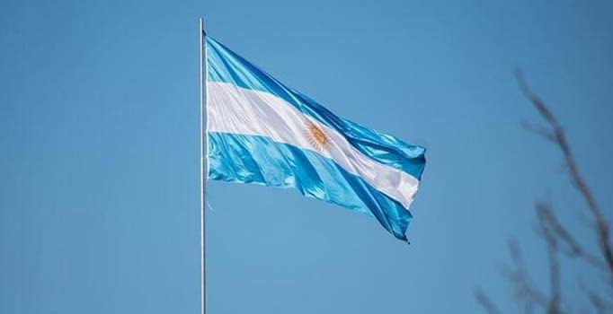 Yüksek gerilim hattında yangın:  Arjantin’in yarısı elektriksiz kaldı